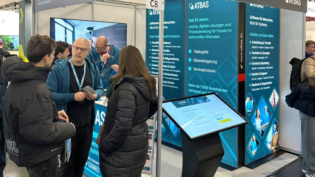 ATBAS bei der KarriereStart 2026 Gespräch am Messestand